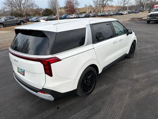 2025 Kia Carnival LXS