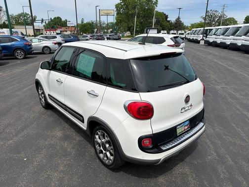 White 2014 FIAT 500L Trekking