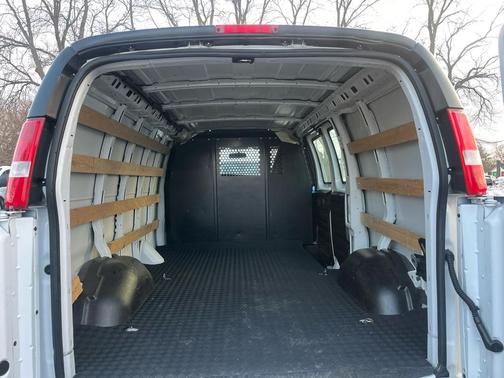 2024 Chevrolet Express 2500 RWD 2500 Regular Wheelbase WT