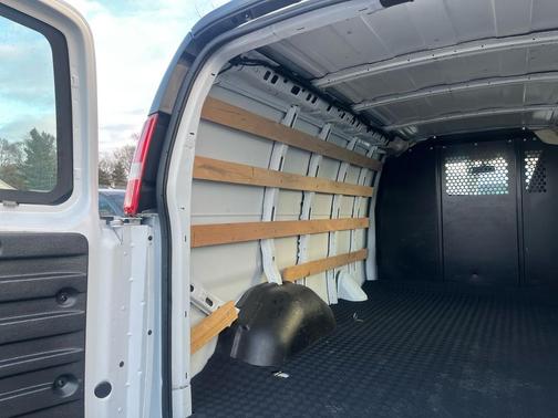 2024 Chevrolet Express 2500 RWD 2500 Regular Wheelbase WT