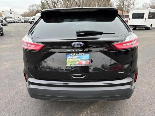 2022 Ford Edge SE