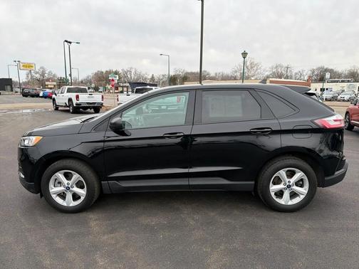 2022 Ford Edge SE