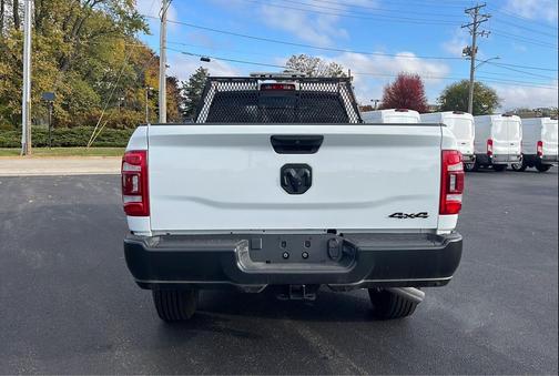 2024 RAM 3500 Tradesman Crew Cab 4x4 8' Box