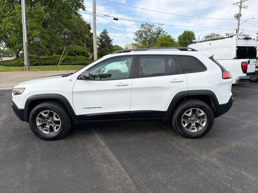 White 2020 Jeep Cherokee Trailhawk