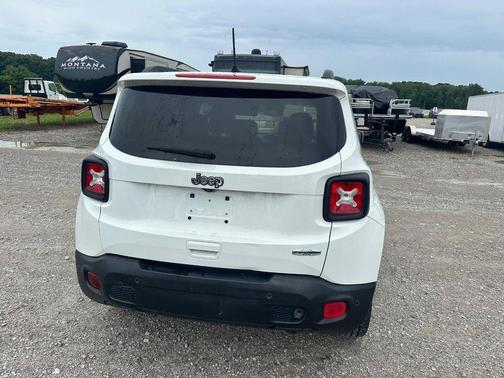 Alpine White 2018 Jeep Renegade Latitude