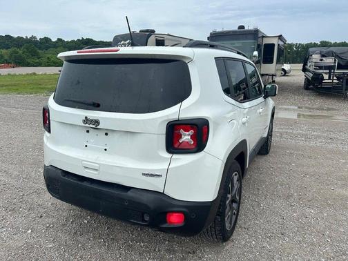Alpine White 2018 Jeep Renegade Latitude
