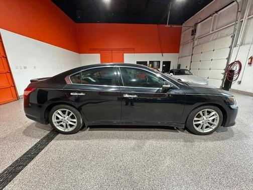 2010 Nissan Maxima SV