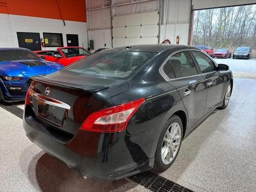 2010 Nissan Maxima SV