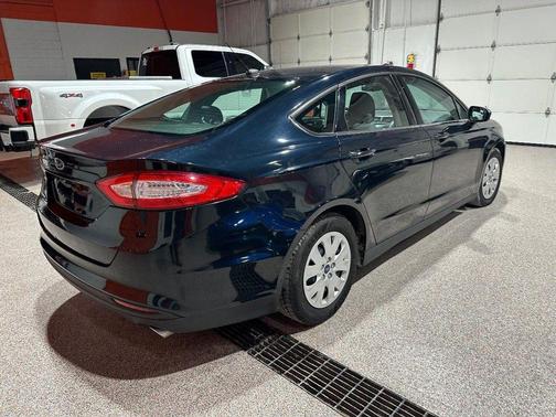 2014 Ford Fusion S