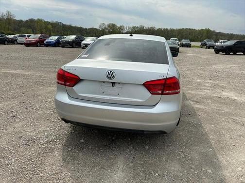 2014 Volkswagen Passat 1.8T S