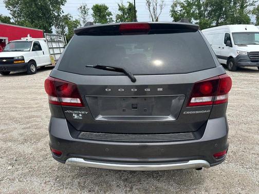Granite Crystal Metallic Clearcoat 2019 Dodge Journey Crossroad