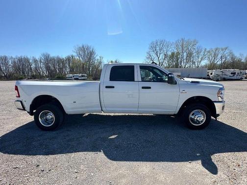 Bright White Clearcoat 2023 RAM 3500 Tradesman