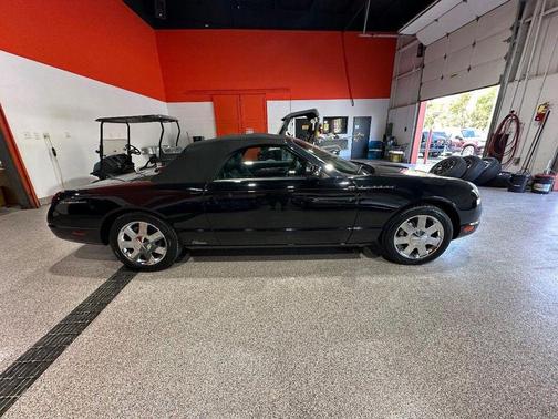 2002 Ford Thunderbird Base
