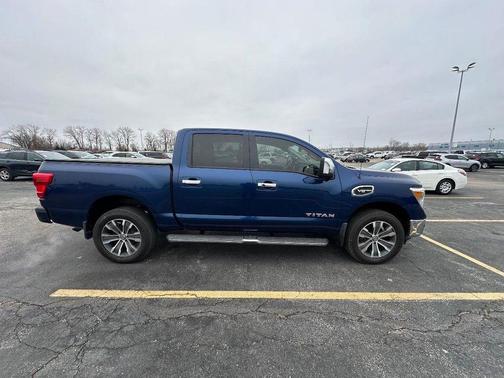 2017 Nissan Titan SL