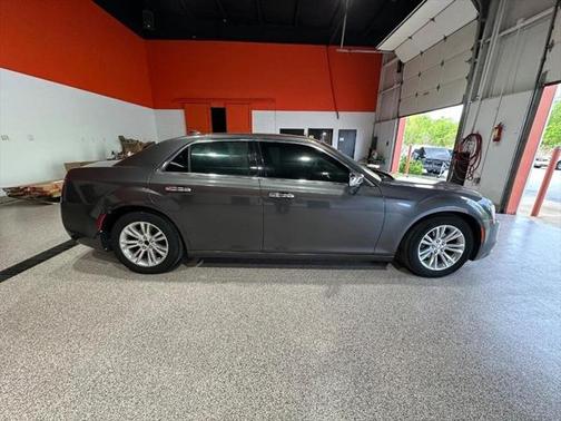 2016 Chrysler 300 S