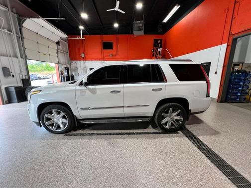 2016 Cadillac Escalade Luxury