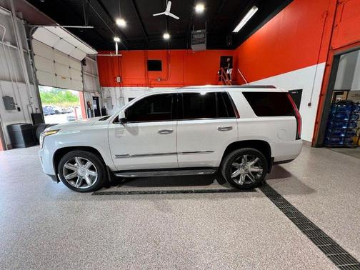 2016 Cadillac Escalade Luxury