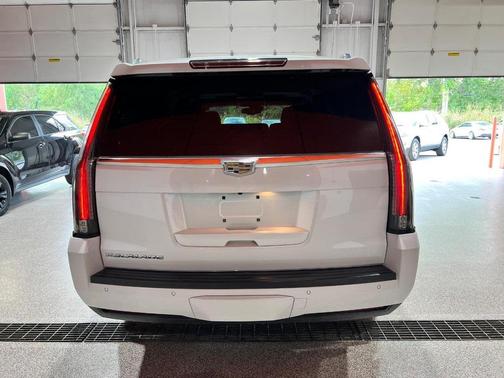 2016 Cadillac Escalade Luxury
