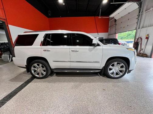 2016 Cadillac Escalade Luxury