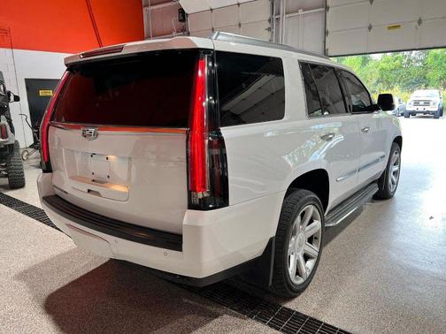 2016 Cadillac Escalade Luxury