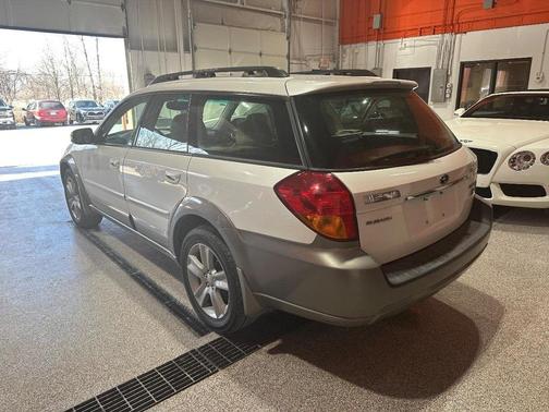 2005 Subaru Outback 3.0 R