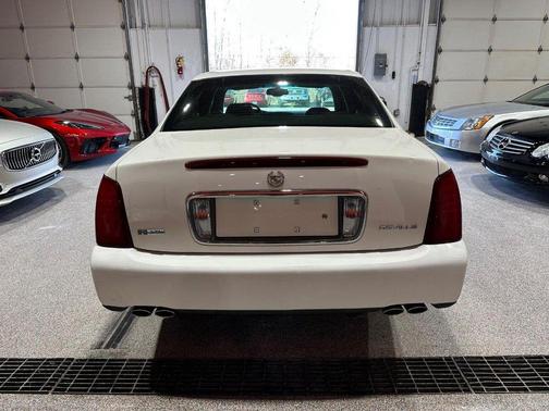2004 Cadillac DeVille Base