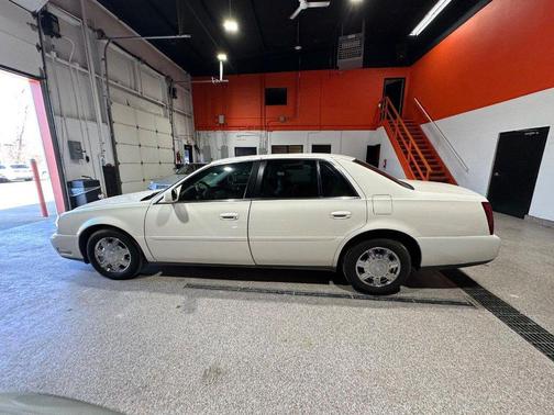 2004 Cadillac DeVille Base