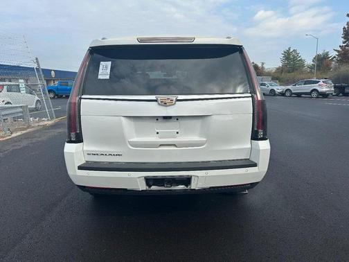 2020 Cadillac Escalade Platinum