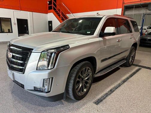 Radiant Silver Metallic 2019 Cadillac Escalade Premium Luxury