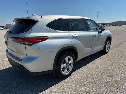2021 Toyota Highlander LE
