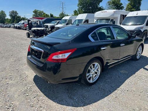 Super Black Metallic 2011 Nissan Maxima SV