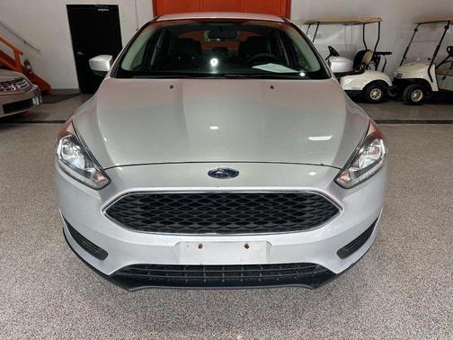 Ingot Silver 2018 Ford Focus SE