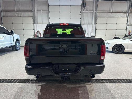 Brilliant Black Crystal Pearlcoat 2019 RAM 1500 Express
