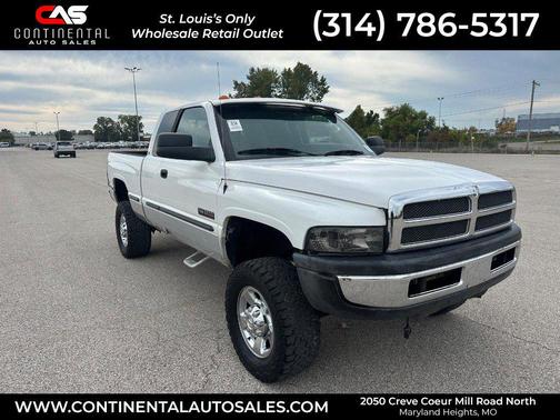 Bright Silver Clearcoat Metallic 2014 RAM 3500 SLT