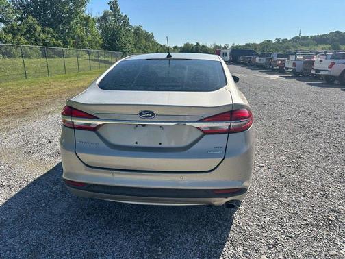 White Gold 2017 Ford Fusion SE