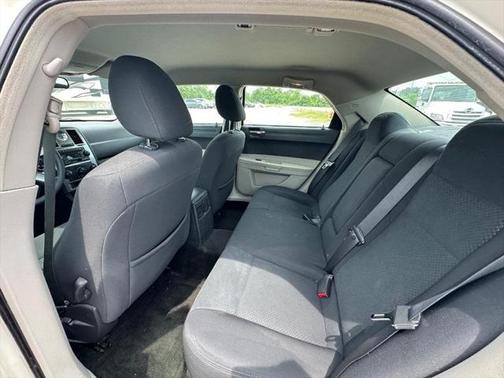 2007 Chrysler 300 Base