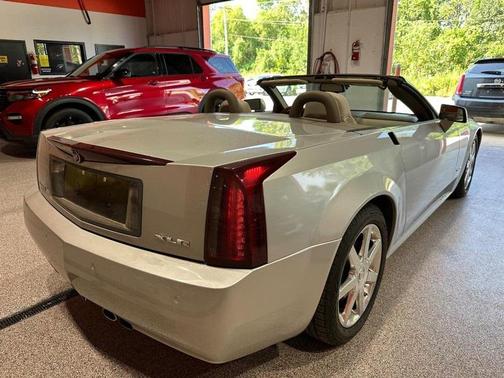 2004 Cadillac XLR Base