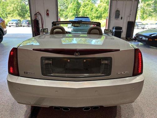 2004 Cadillac XLR Base