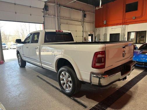 Bright White Clearcoat 2022 RAM 3500 Limited