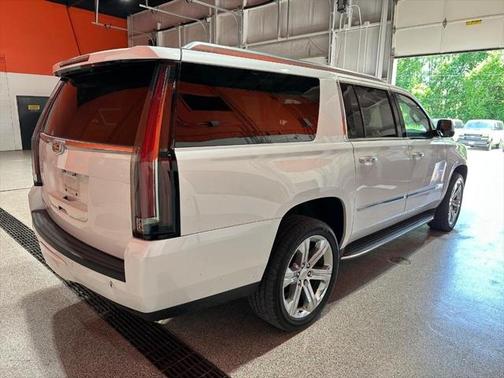 2016 Cadillac Escalade ESV Luxury