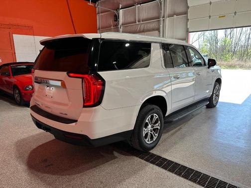 2022 GMC Yukon XL SLE