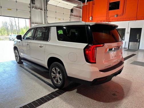 2022 GMC Yukon XL SLE