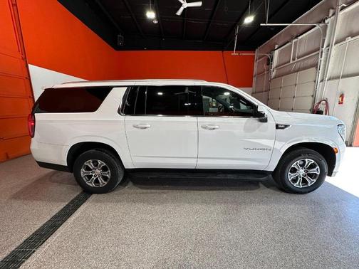 2022 GMC Yukon XL SLE