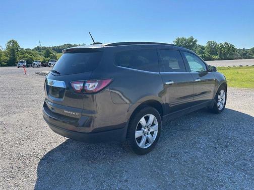 Tungsten Metallic 2016 Chevrolet Traverse 1LT