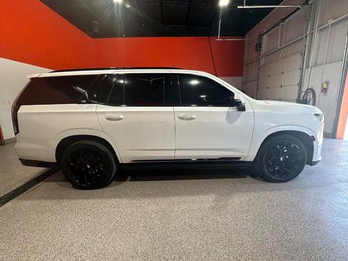 Crystal White Tricoat 2022 Cadillac Escalade Sport