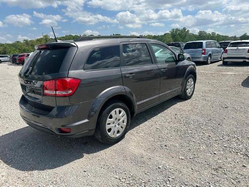 Granite Crystal Metallic Clearcoat 2019 Dodge Journey SE