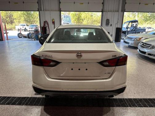 2020 Nissan Altima 2.5 SR