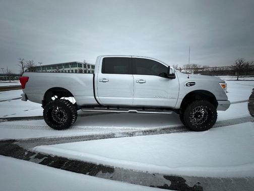 2017 Nissan Titan XD SL