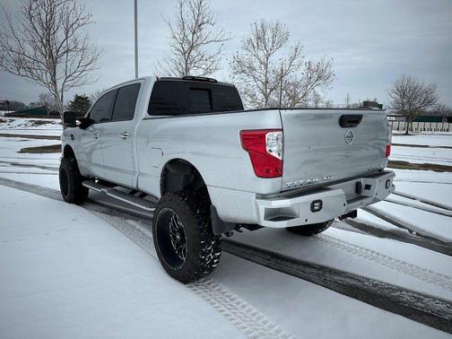 2017 Nissan Titan XD SL