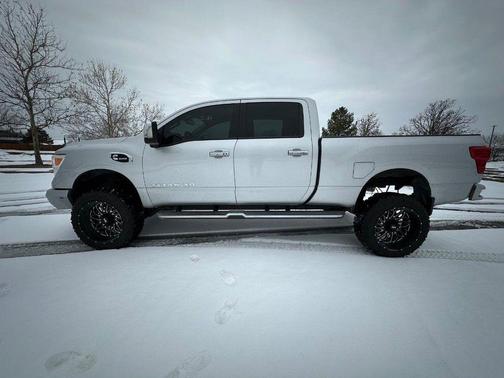 2017 Nissan Titan XD SL